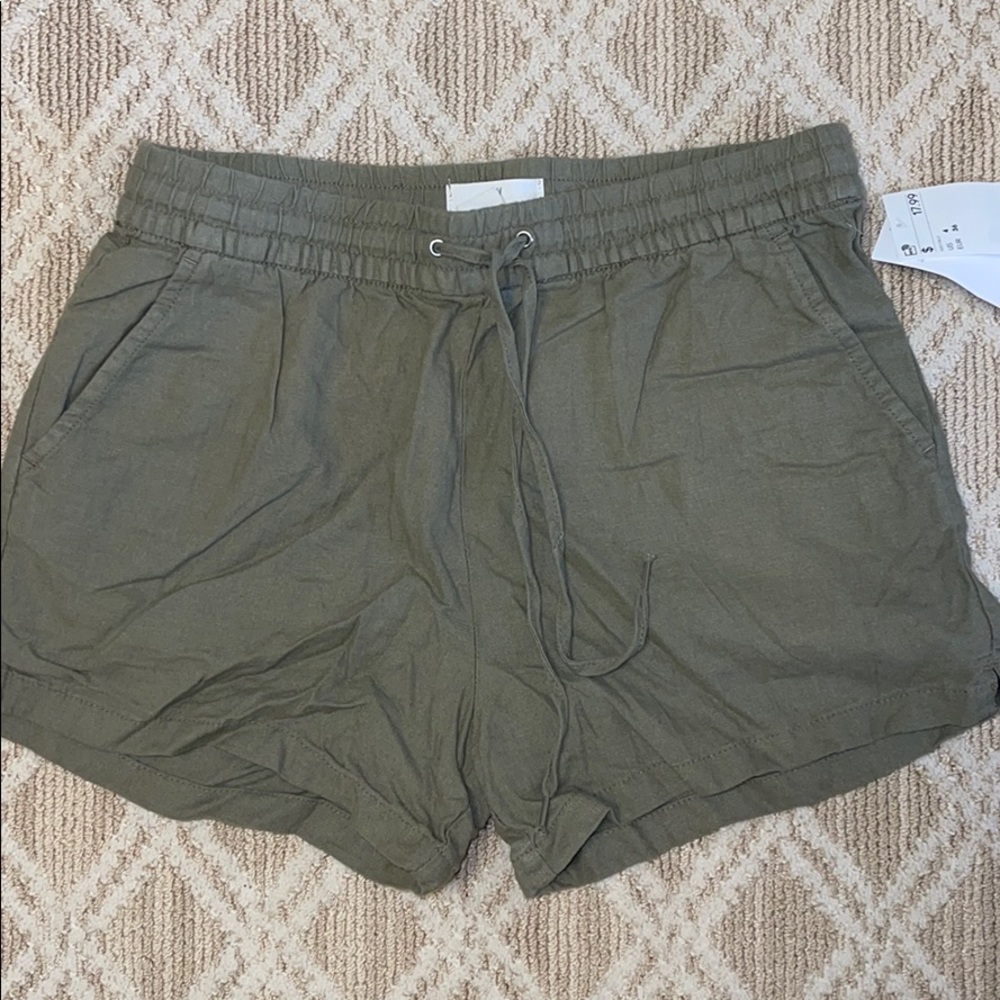 H&M Linen Green Shorts